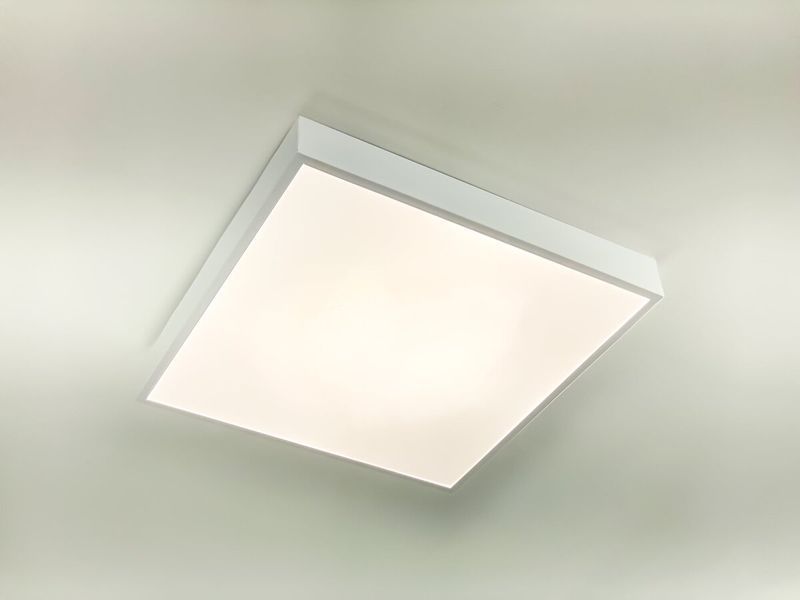 Люстра стельова світлодіодна для спальні та вітальні VALESO GLD-23415 &Oslash;400 40W з пультом біла 40865 фото